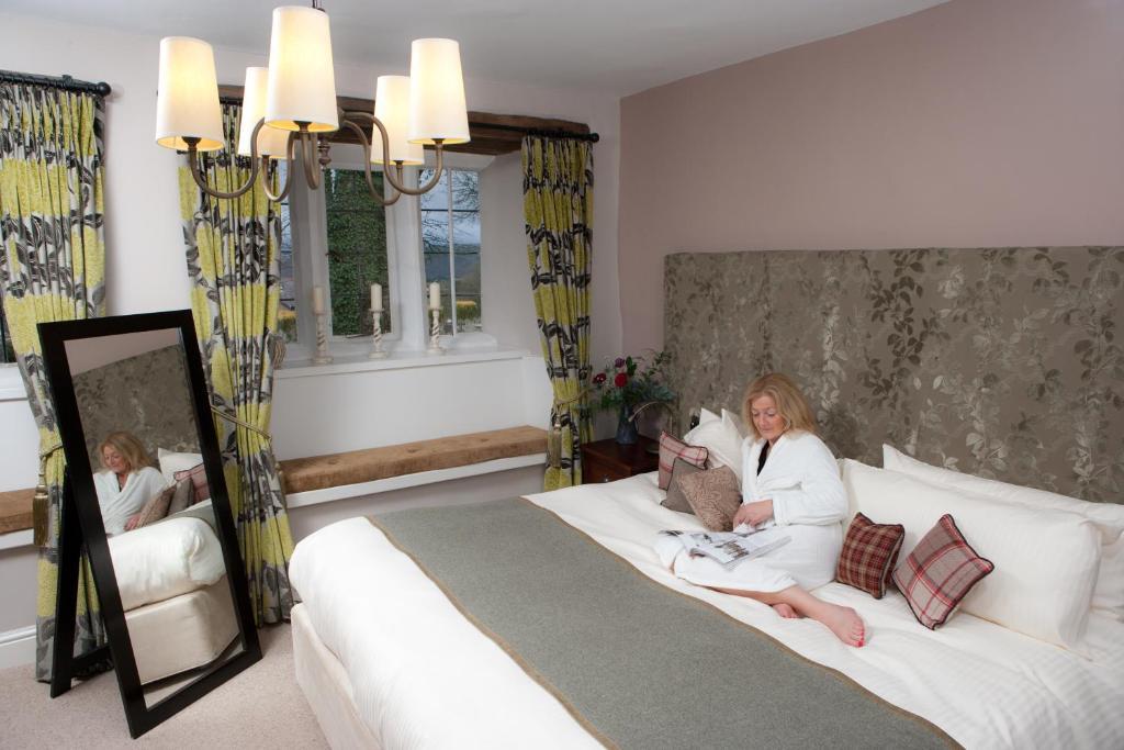 The Three Crowns Hotel Chagford Room photo